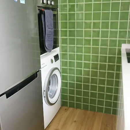 Primavera: Centre, Modern W/balcony Apartment