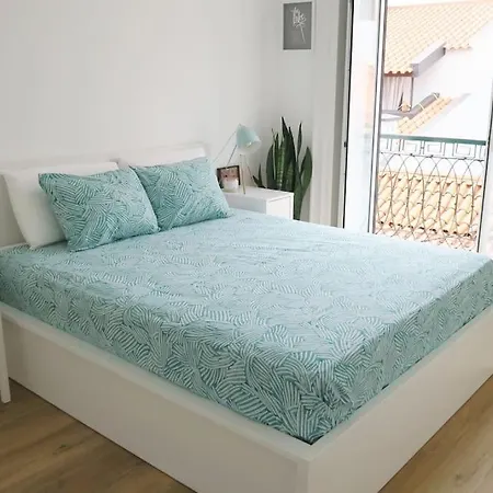 Primavera: Centre, Modern W/balcony *