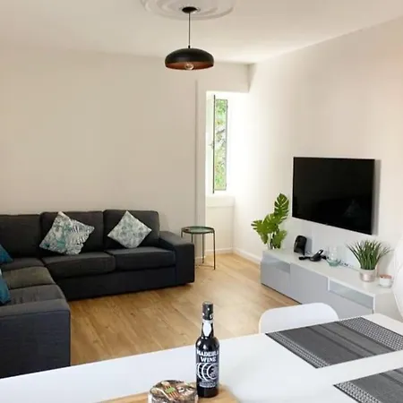 Primavera: Centre, Modern W/balcony Apartment Funchal (Madeira)