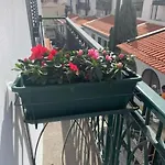 Primavera: Centre, Modern W/balcony *