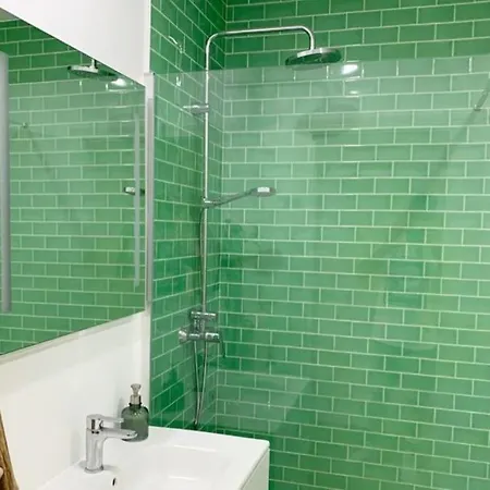 Διαμέρισμα Primavera: Centre, Modern W/balcony Φουνκάλ