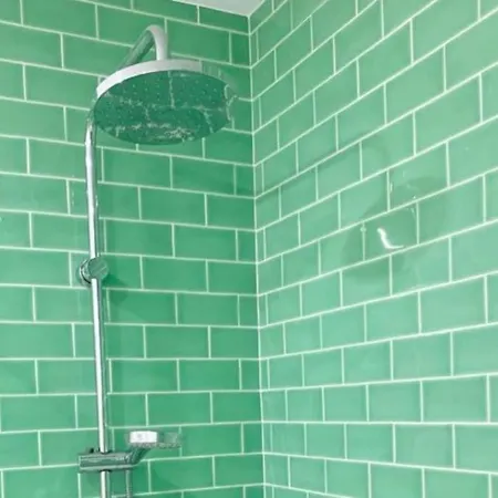 Primavera: Centre, Modern W/balcony דירה *