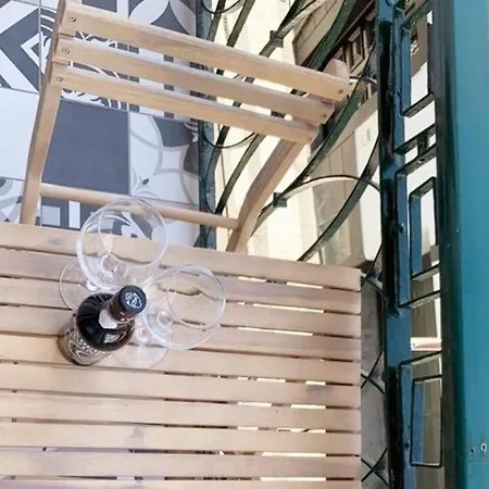 Primavera: Centre, Modern W/balcony