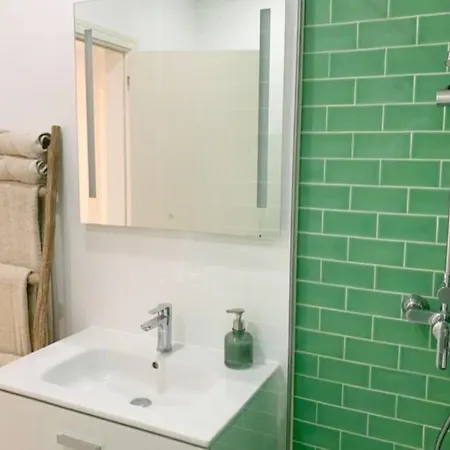 Primavera: Centre, Modern W/balcony Διαμέρισμα